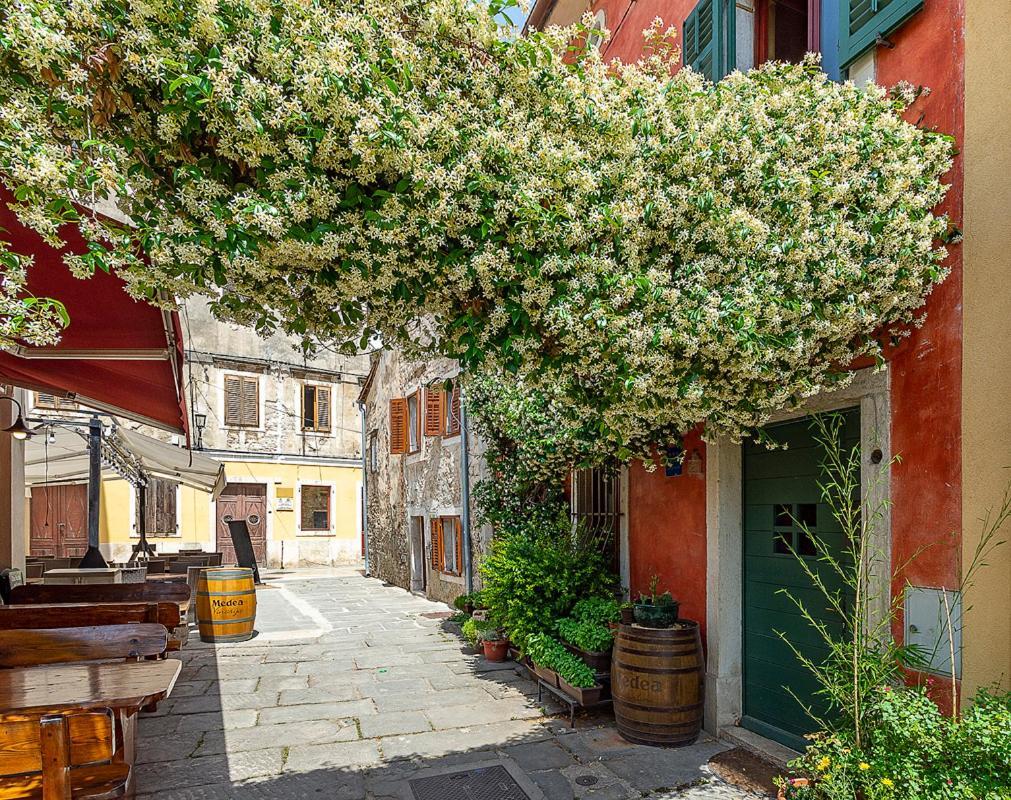 Alighieri Unique Apartment Pula Exterior photo